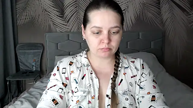 Snapshot of uliastar chatting on February 12, 1:06 pm uliastar online show from February 12, 1:06 pm