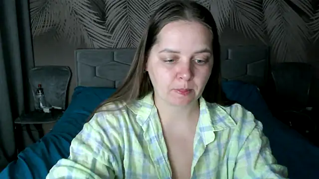 Snapshot of uliastar chatting on November 21, 8:24 am uliastar online show from November 21, 8:24 am