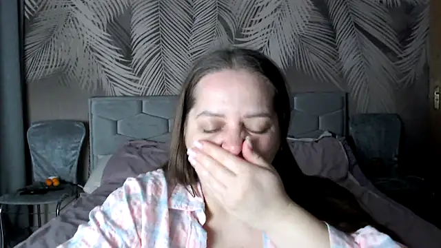 Snapshot of uliastar chatting on December 5, 7:06 am uliastar online show from December 5, 7:06 am