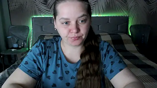 uliastar online show from April 30, 5:25 am
