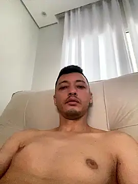 Snapshot of alexsandropllt chatting on January 11, 9:58 am alexsandropllt online show from January 11, 9:58 am