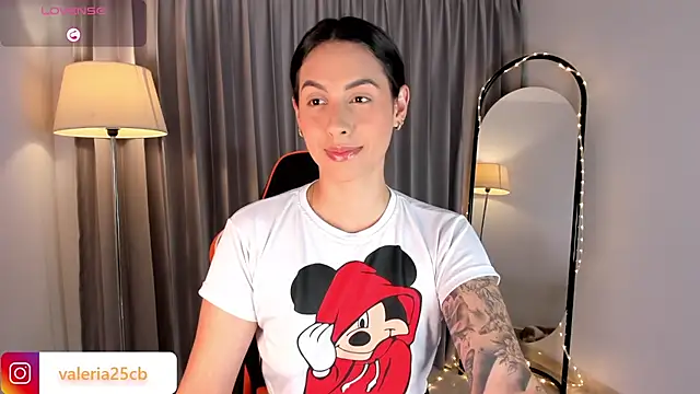 Snapshot of valeriia25_ chatting on December 12, 11:03 pm valeriia25 online show from December 12, 11:03 pm