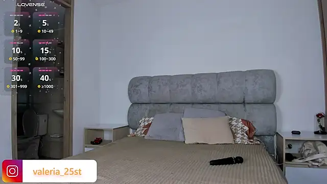 Snapshot of valeriia25_ chatting on July 4, 10:16 pm valeriia25 online show from July 4, 10:16 pm