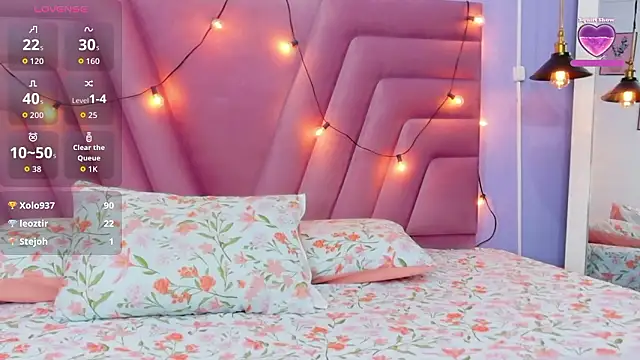 kinkylittlegirll online show from February 19, 2:40 am