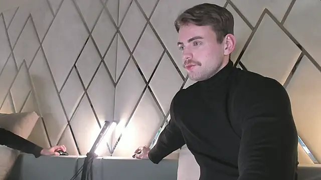 Snapshot of WayneWilson chatting on March 8, 4:45 am WayneWilson online show from March 8, 4:45 am