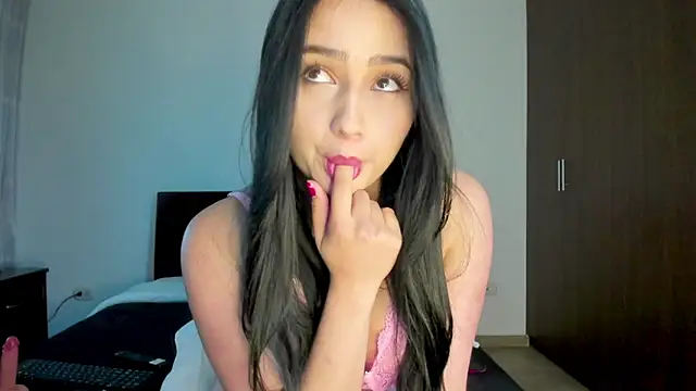 Snapshot of Hott_Hanna chatting on November 28, 5:54 am Hott Hanna online show from November 28, 5:54 am