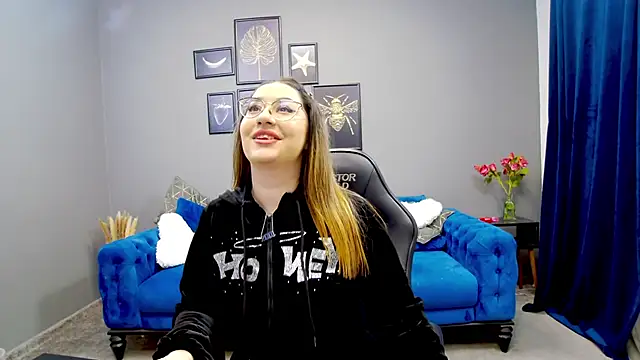 Katewalker  online show from March 12, 6:11 pm