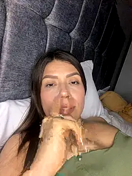 Snapshot of martina_contreras chatting on November 16, 2:06 am martina contreras online show from November 16, 2:06 am