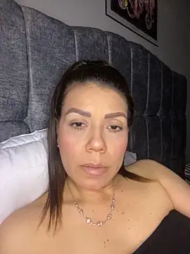 Snapshot of martina_contreras chatting on November 20, 5:07 am martina contreras online show from November 20, 5:07 am