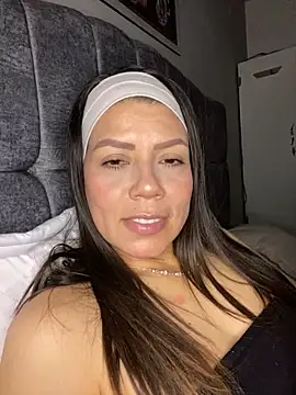 martina contreras online show from February 9, 4:05 am