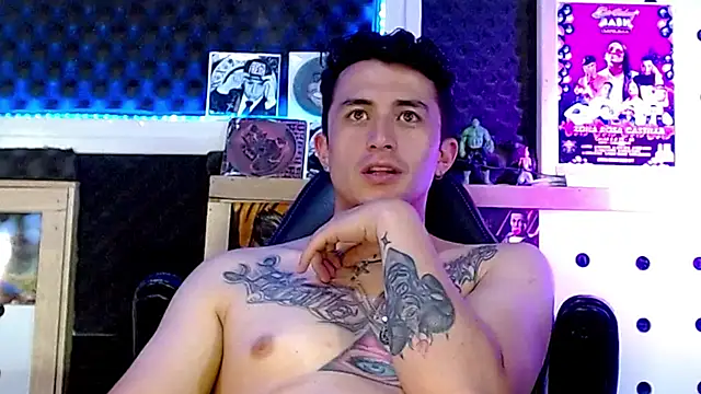 Snapshot of Darko0717 chatting on February 1, 2:37 am Darko0717 online show from February 1, 2:37 am