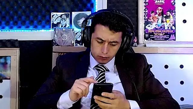 Snapshot of Darko0717 chatting on February 4, 5:34 pm Darko0717 online show from February 4, 5:34 pm