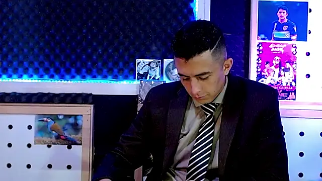 Snapshot of Darko0717 chatting on February 12, 1:37 pm Darko0717 online show from February 12, 1:37 pm