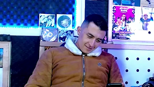 Snapshot of Darko0717 chatting on March 7, 8:44 pm Darko0717 online show from March 7, 8:44 pm