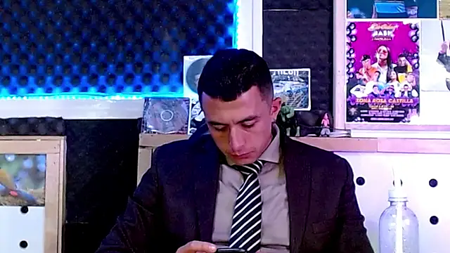 Snapshot of Darko0717 chatting on March 12, 12:20 am Darko0717 online show from March 12, 12:20 am