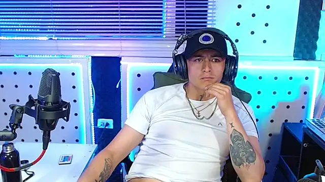 Darko0717 online show from January 9, 2:36 am