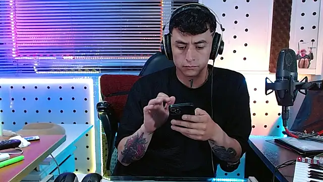 Darko0717 online show from June 5, 6:46 pm