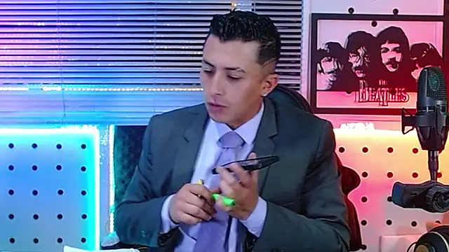 Snapshot of Darko0717 chatting on July 11, 3:26 pm Darko0717 online show from July 11, 3:26 pm