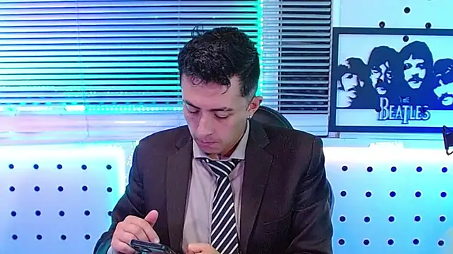 Snapshot of Darko0717 chatting on August 1, 12:37 pm Darko0717 online show from August 1, 12:37 pm