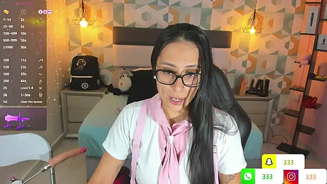 Snapshot of LIA_ROUX1 chatting on February 5, 2:51 am LIA ROUX1 online show from February 5, 2:51 am