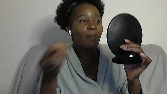 sluttylaura21 online show from March 17, 5:27 pm