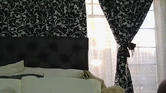 sluttylaura21 online show from July 4, 6:30 am