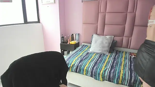 Snapshot of samanthaanderson_ chatting on February 15, 4:23 pm samanthaanderson  online show from February 15, 4:23 pm