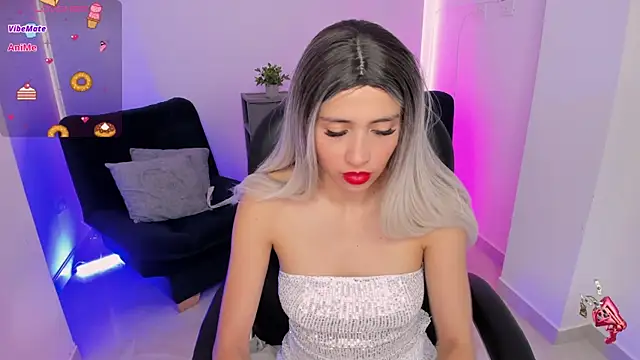 emilly smith 1 online show from May 23, 12:53 pm