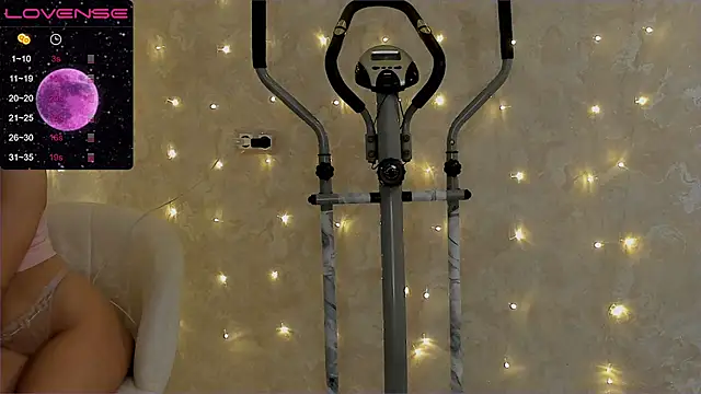 Snapshot of EvaSileZ chatting on February 22, 4:40 pm EvaSileZ online show from February 22, 4:40 pm