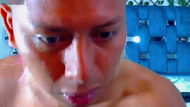 Snapshot of Hakim_prettynigg chatting on December 15, 3:42 pm Hakim prettynigg online show from December 15, 3:42 pm