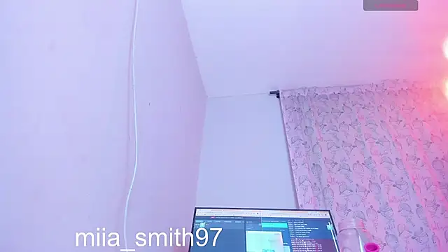 miia-smith97 online show from July 11, 9:27 pm