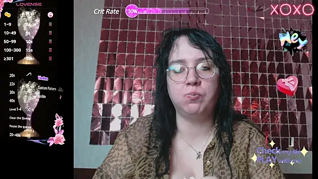 Snapshot of LeonaHarrison chatting on February 9, 8:11 am LeonaHarrison online show from February 9, 8:11 am