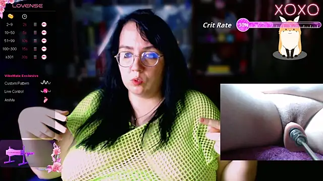 Snapshot of LeonaHarrison chatting on October 28, 6:43 pm LeonaHarrison online show from October 28, 6:43 pm