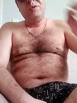 Snapshot of fraud705 chatting on December 18, 1:28 pm fraud705 online show from December 18, 1:28 pm