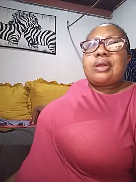 Snapshot of YELLOW_BONE chatting on June 20, 8:00 pm YELLOW BONE online show from June 20, 8:00 pm