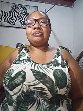 Snapshot of YELLOW_BONE chatting on June 23, 9:02 pm YELLOW BONE online show from June 23, 9:02 pm