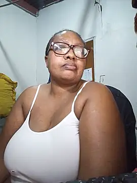 Snapshot of YELLOW_BONE chatting on July 7, 9:19 pm YELLOW BONE online show from July 7, 9:19 pm