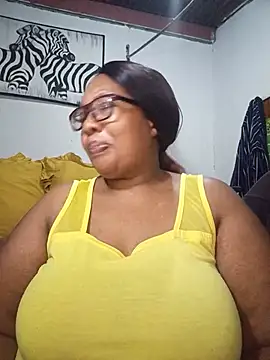 Snapshot of YELLOW_BONE chatting on July 14, 8:58 pm YELLOW BONE online show from July 14, 8:58 pm