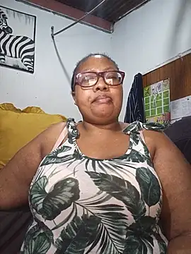 Snapshot of YELLOW_BONE chatting on July 20, 8:44 pm YELLOW BONE online show from July 20, 8:44 pm