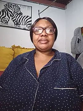 Snapshot of YELLOW_BONE chatting on July 25, 11:13 pm YELLOW BONE online show from July 25, 11:13 pm
