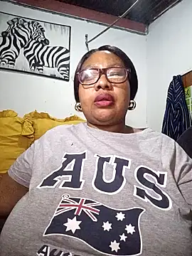 Snapshot of YELLOW_BONE chatting on July 26, 8:27 pm YELLOW BONE online show from July 26, 8:27 pm