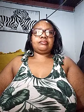 Snapshot of YELLOW_BONE chatting on July 30, 9:14 pm YELLOW BONE online show from July 30, 9:14 pm