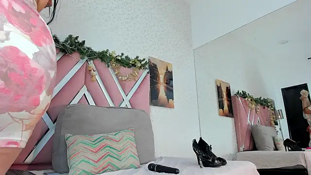 veronica salas online show from December 5, 7:10 pm