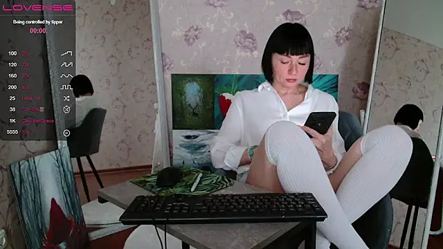Snapshot of secret_library chatting on December 11, 5:32 am secret library online show from December 11, 5:32 am