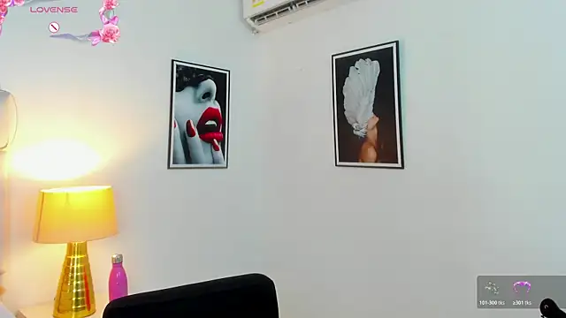 Snapshot of TaylorEvanss chatting on July 9, 7:29 pm TaylorEvanss online show from July 9, 7:29 pm