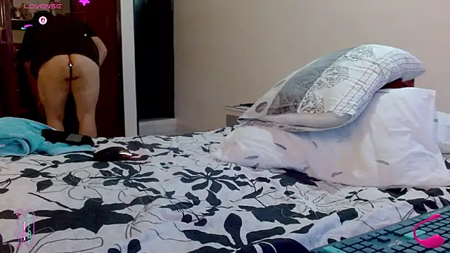Snapshot of rodrher81 chatting on May 7, 3:28 pm rodrher81 online show from May 7, 3:28 pm
