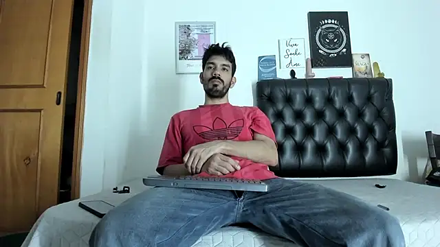 JohanyLatino online show from January 29, 11:46 pm