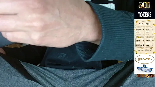 Snapshot of JohanyLatino chatting on June 4, 11:00 pm JohanyLatino online show from June 4, 11:00 pm