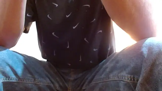Snapshot of JohanyLatino chatting on June 15, 9:17 pm JohanyLatino online show from June 15, 9:17 pm