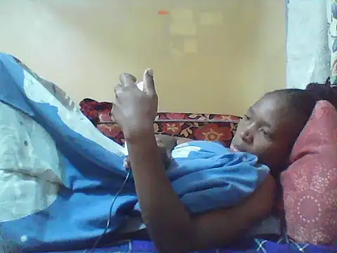 Snapshot of Smillie_prety chatting on June 12, 4:00 am Smillie prety online show from June 12, 4:00 am
